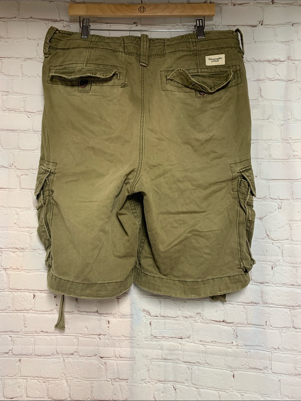 Vtg Abercrombie & Fitch Olive Distressed Cargo Paratrooper Y2K Shorts Size 33 - Picture 6 of 8